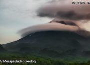 Lava Pijar Gunung Merapi Terjadi 34 Kali dalam Semalam