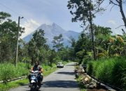 Gunung Merapi Alami 2 Kali Guguran Lava Pijar, Jarak 1,5 Kilometer