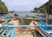 Pantai Ngrenehan Gunungkidul: Ikan Bakar, Sambal dan Nasi Ada di Sini!