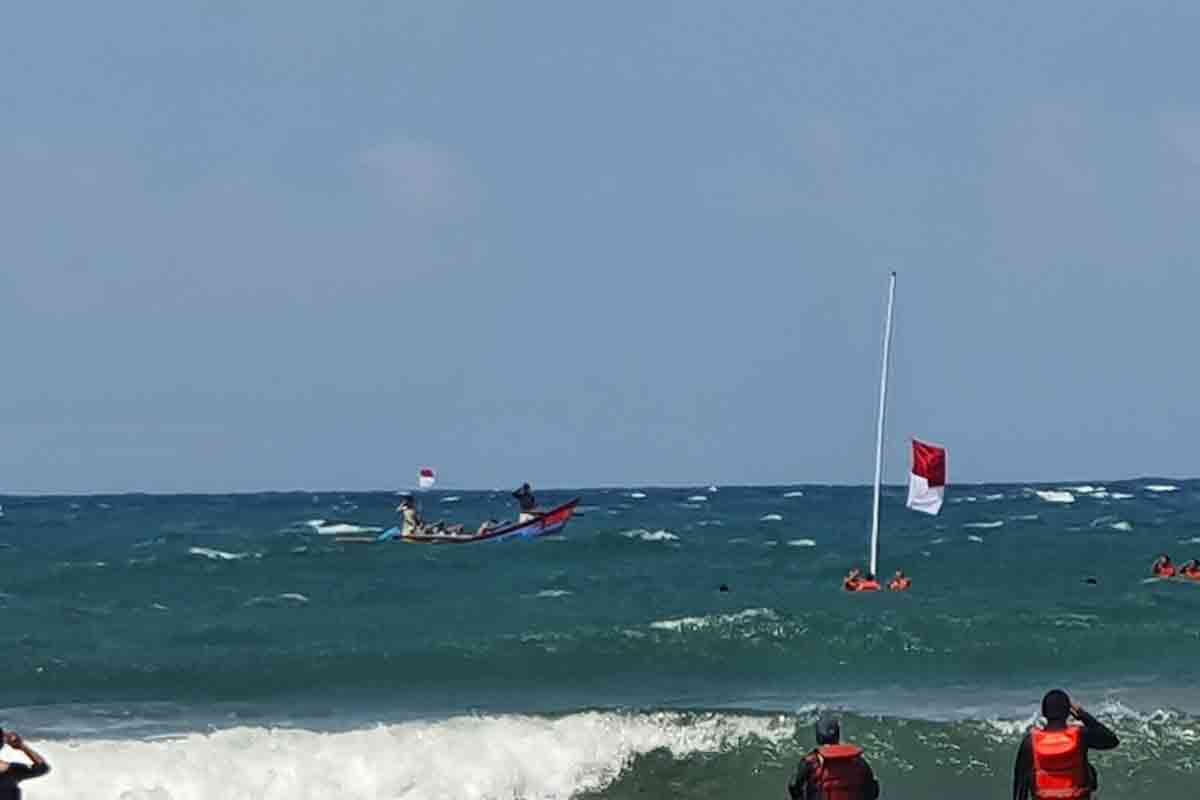 Upacara Bendera Tengah Laut setiap tanggal 17 Agustus menarik Bagi Wisatawan