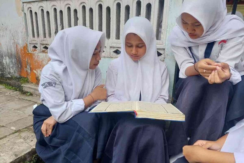 147 Siswa SMP Negeri 3 Girimulyo Turun ke Masjid dan Musala Lewat Program Ramadan Berbasis Karakter
