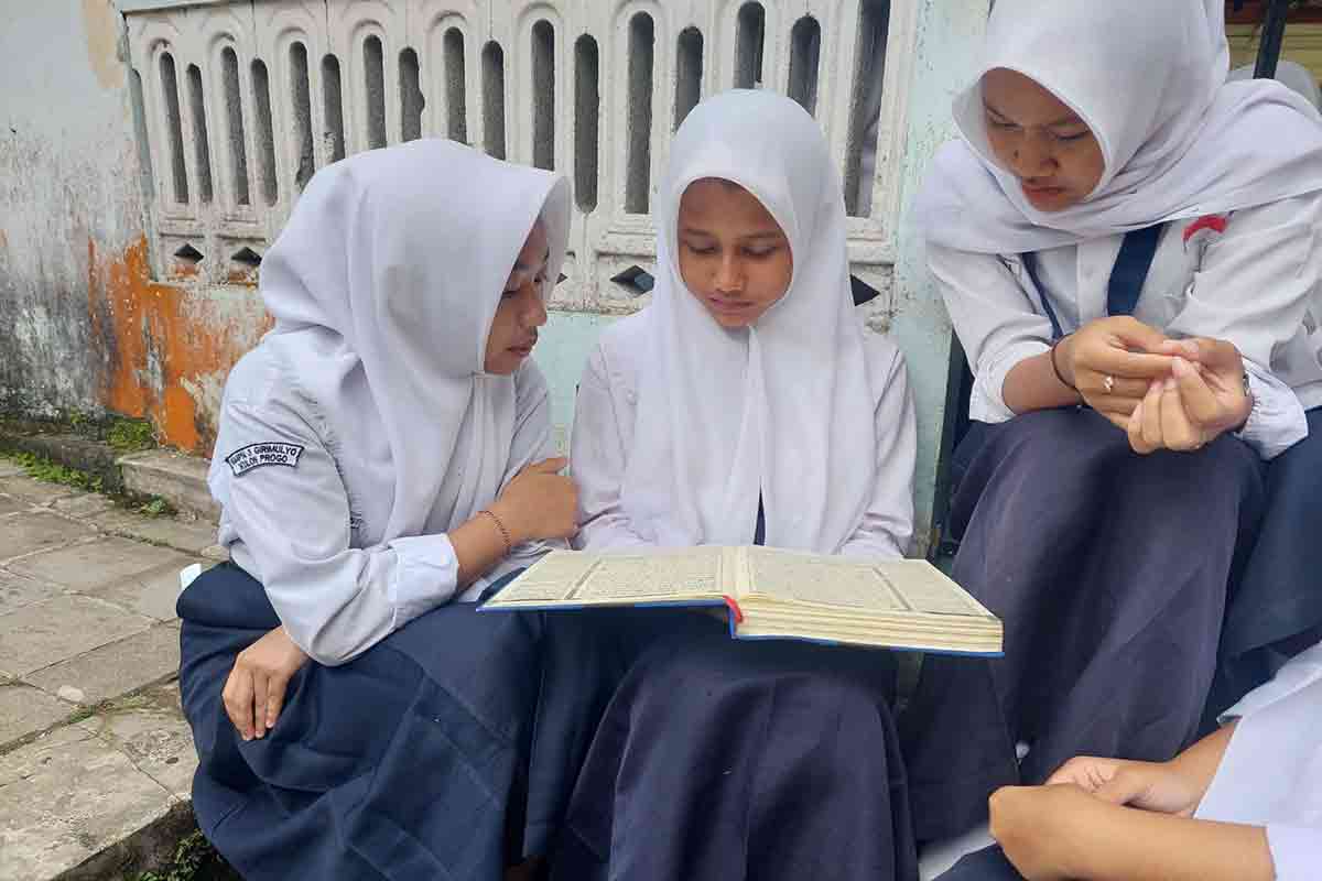147 Siswa SMP Negeri 3 Girimulyo Turun ke Masjid dan Musala Lewat Program Ramadan Berbasis Karakter