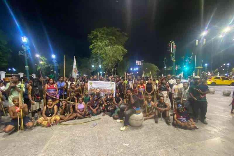 Mahasiswa Tolikara Atraksi Budaya di Titik Nol Jogja, Sukses Sedot Perhatian Wisatawan. (Ist)
