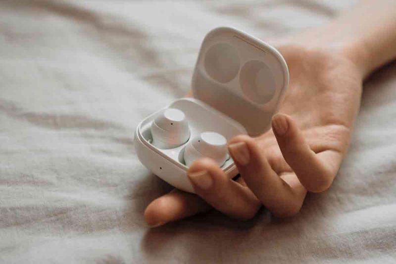 Cara Membersihkan Earbud yang Benar. (pexels)