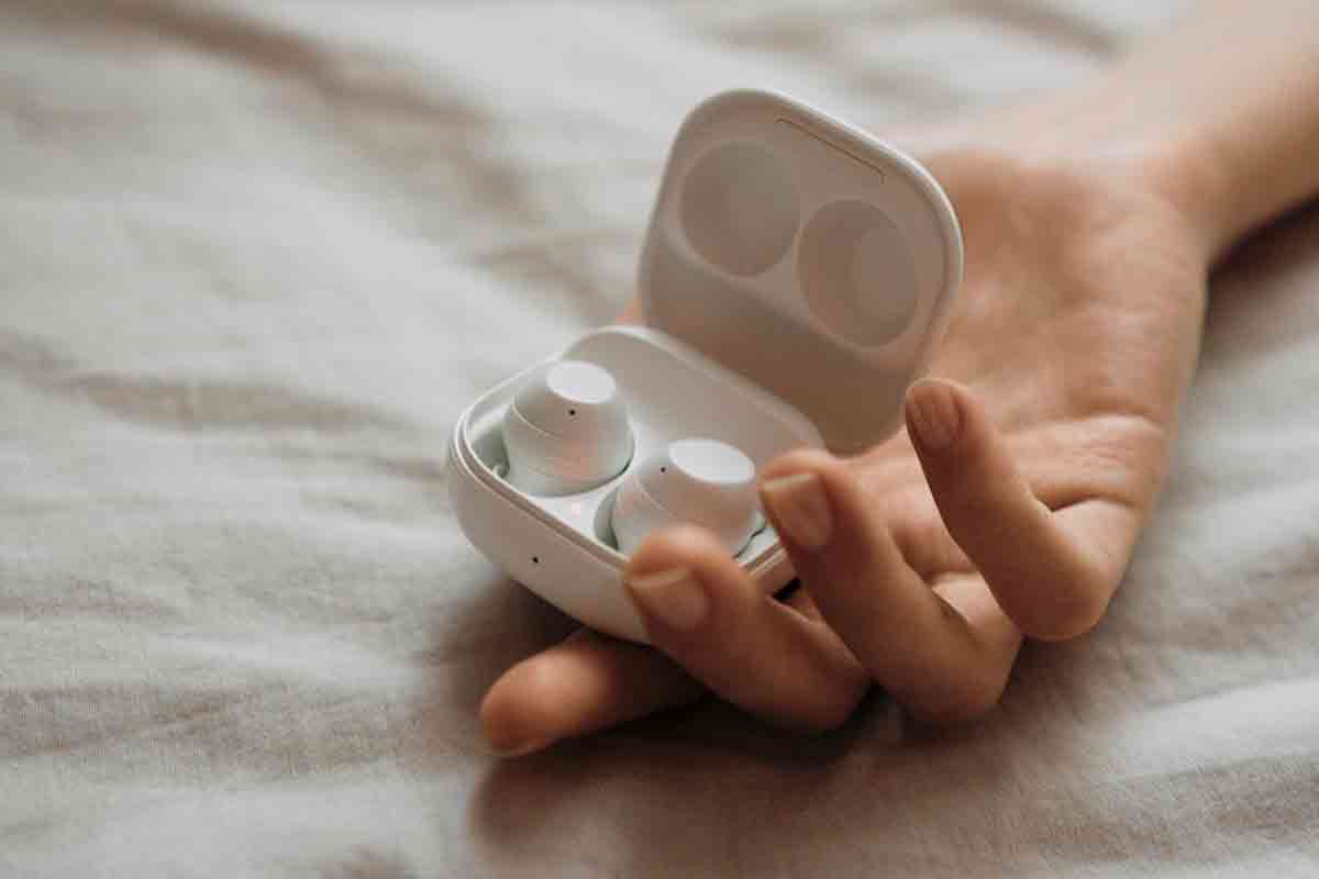 Cara Membersihkan Earbud yang Benar. (pexels)