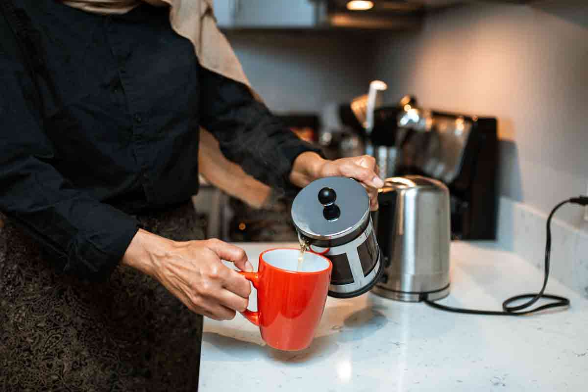 Makanan yang Mudah Dimasak Memakai Teko Listrik saat di Hostel atau Sedang Traveling. (pexels)