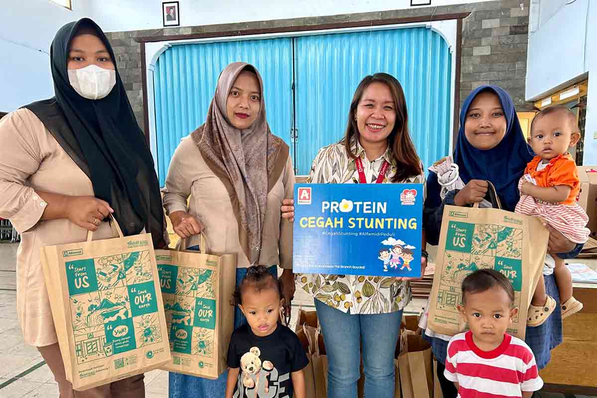 Alfamidi Berupaya Cegah Stunting, 6 Ribu Telur Disalurkan ke Balita di Margodadi