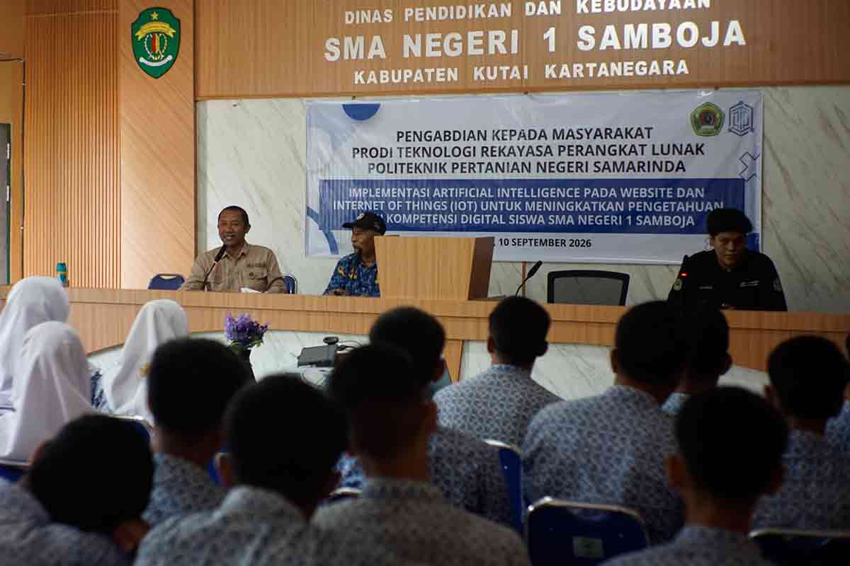 Tingkatkan Kompetensi Digital Siswa, Prodi Teknologi Rekayasa Perangkat Lunak Gelar Pengabdian Masyarakat di SMAN 1 Samboja. (Ist)