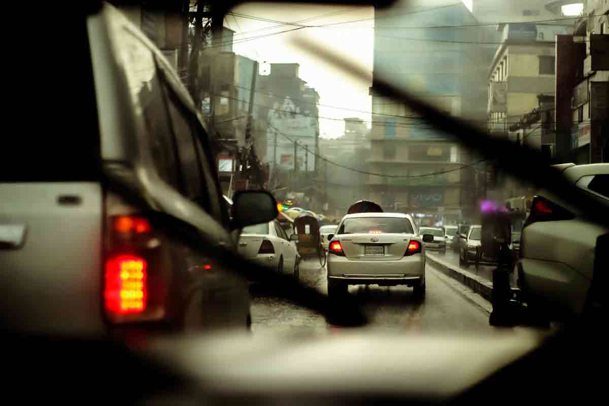 Panduan Perawatan Mobil saat Musim Hujan: Periksa Rem, Ban, dan Wiper. (pexels)